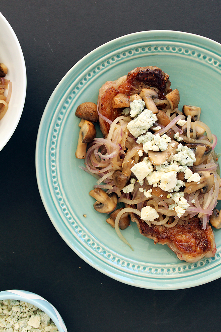 Pan-Fried Steak with Spiralized Onions, Mushrooms & Blue Cheese inspiralized.com