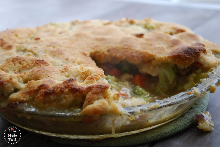 weekly meal plan featuring paleo chicken pot pie